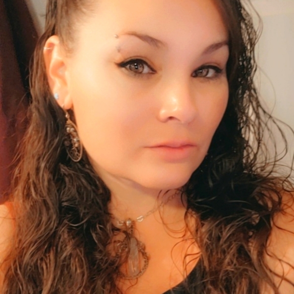 Meet your Posher, Destinie - Picture 1 of 2